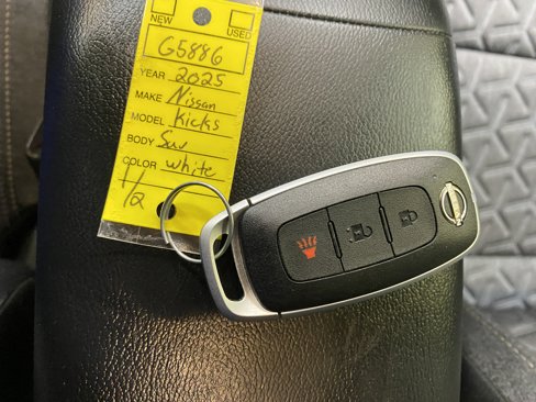 Used 2025 Nissan Kicks SV image 42