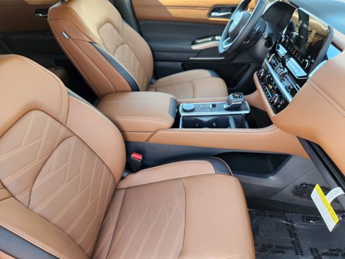 New 2025 Nissan Pathfinder Platinum w/ Cargo Package image 15