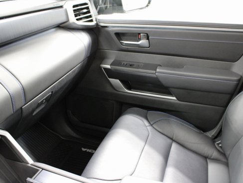 Used 2025 Toyota Sequoia Platinum image 26