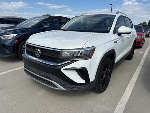 Used 2022 Volkswagen Taos SE w/ IQ.Drive SE Package image 3