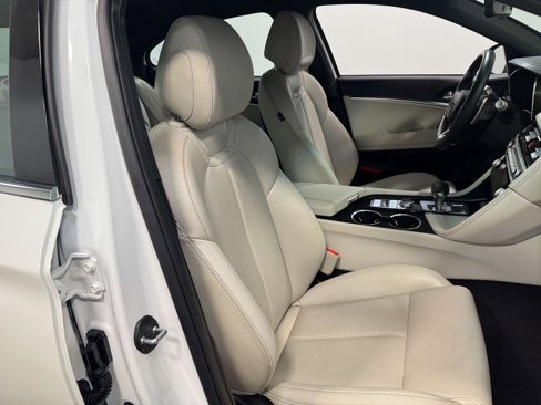Used 2025 Genesis G70 2.5T image 65
