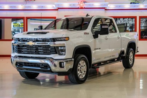 Used 2024 Chevrolet Silverado 2500 LT image 2
