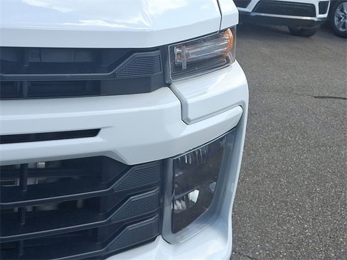 Used 2024 Chevrolet Silverado 2500 Custom w/ Custom Value Package image 9