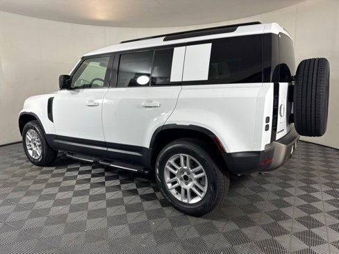 New 2026 Land Rover Defender 110 S image 4
