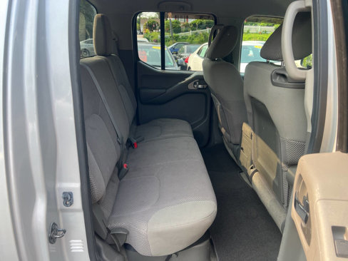 Used 2012 Nissan Frontier SV w/ SV Premium Utility Pkg image 13