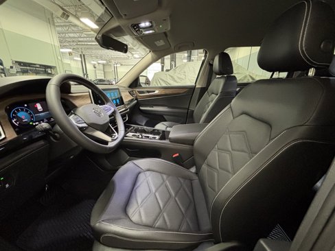 New 2026 Volkswagen Atlas SE image 3