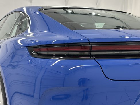 New 2025 Porsche Panamera 4 image 18