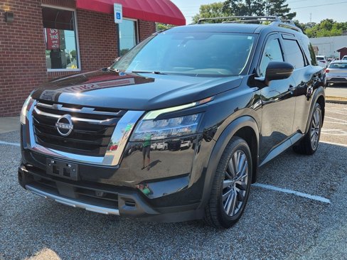 Used 2023 Nissan Pathfinder SL w/ SL Premium Package image 3