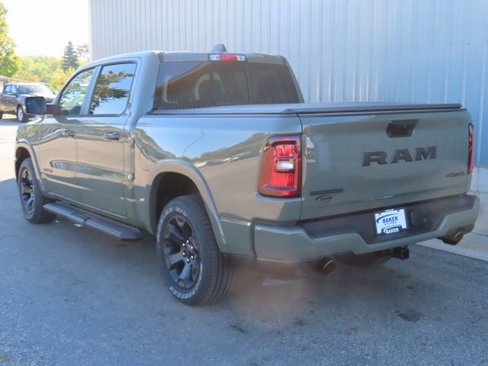New 2026 RAM 1500 4x4 Crew Cab image 9