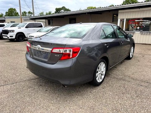 Used 2014 Toyota Camry SE image 9