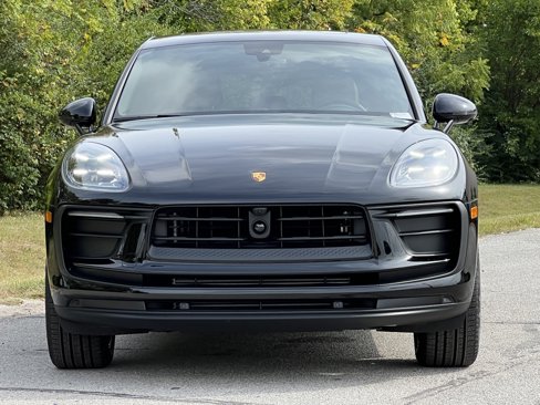 New 2026 Porsche Macan image 7