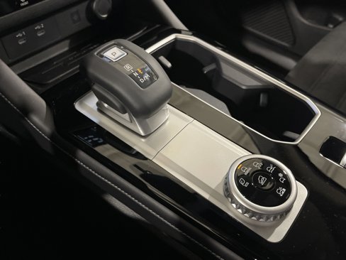 New 2025 Mitsubishi Outlander SE image 25