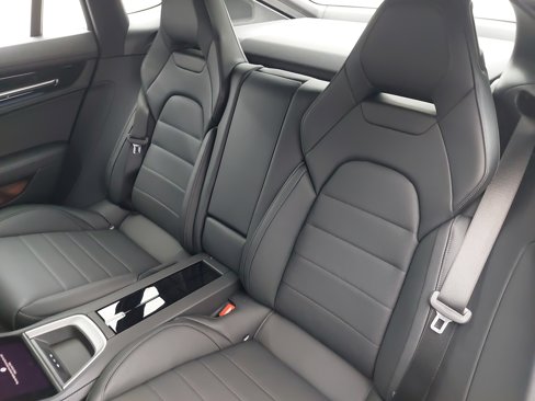New 2025 Porsche Panamera 4 image 16