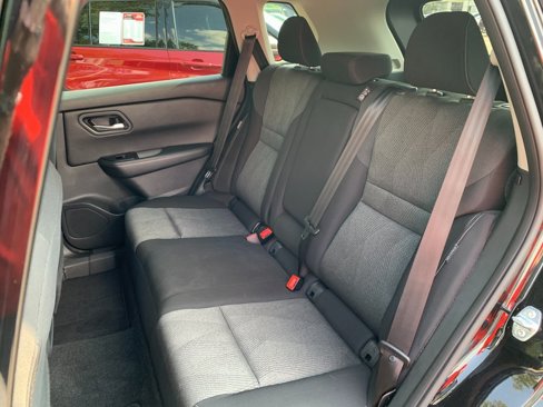 Used 2024 Nissan Rogue SV image 23