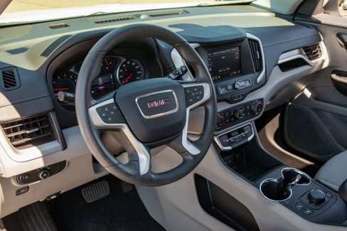 Used 2023 GMC Terrain SLE w/ Driver Convenience Package image 10