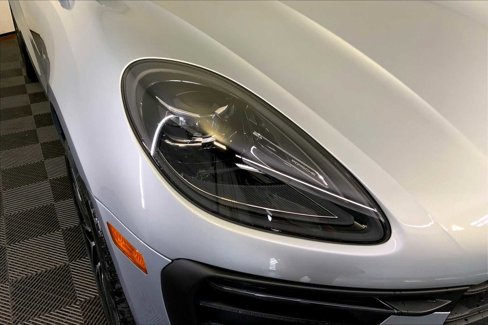 New 2026 Porsche Macan image 12