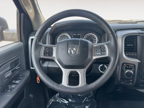 Used 2021 RAM 1500 Classic SLT image 12