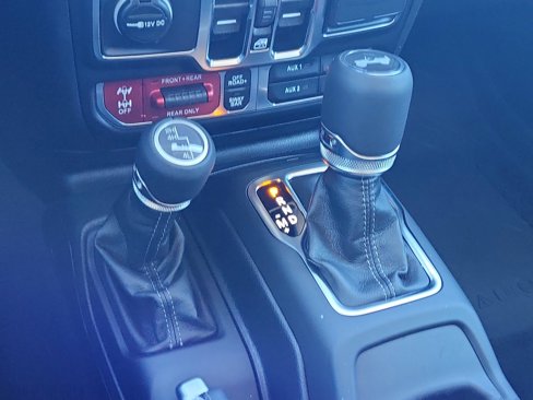 New 2025 Jeep Wrangler Unlimited Rubicon image 16