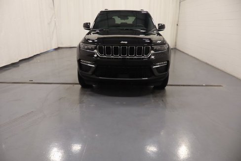 New 2025 Jeep Grand Cherokee Limited image 3