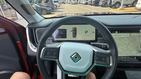 Used 2025 Rivian R1S Adventure image 49