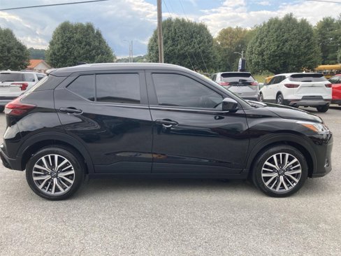 Used 2024 Nissan Kicks SV image 4