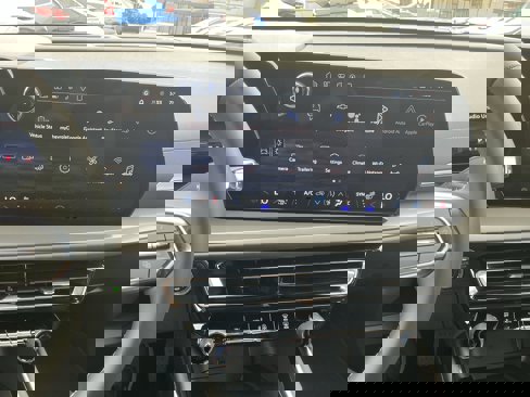 New 2026 Chevrolet Traverse LT image 24