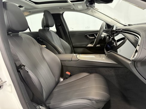 New 2026 Mercedes-Benz E 350 4MATIC Sedan image 17