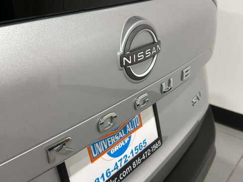 Used 2023 Nissan Rogue SV image 33