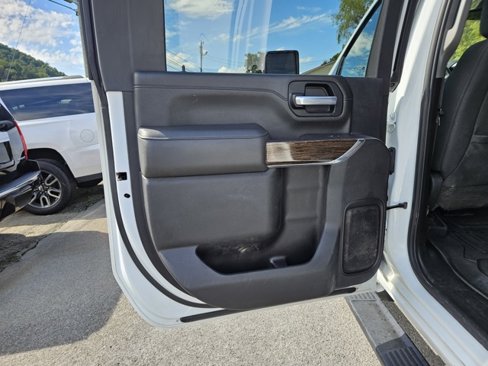 Used 2021 GMC Sierra 2500 SLE w/ SLE Value Package; image 10