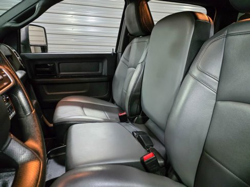 Used 2024 RAM 2500 Tradesman w/ Chrome Appearance Group image 18
