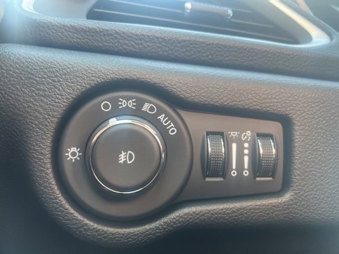 New 2026 Chrysler Pacifica Select image 12