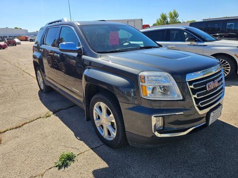 Used 2017 GMC Terrain SLT image 2