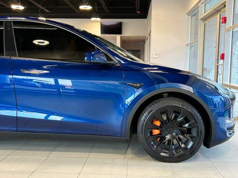 Used 2023 Tesla Model Y Long Range image 16