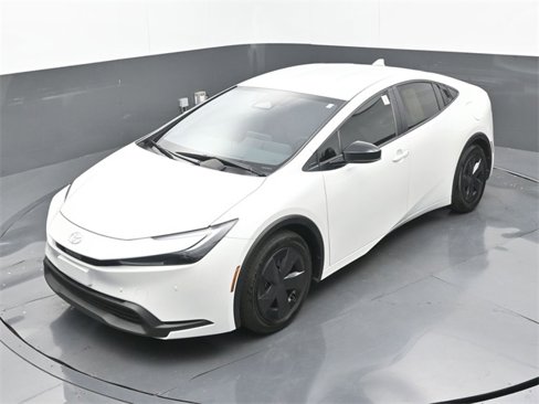 Used 2024 Toyota Prius LE image 25