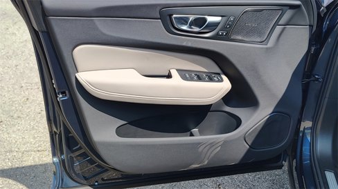 New 2026 Volvo XC60 T8 Plus w/ Protection Package Premier image 9