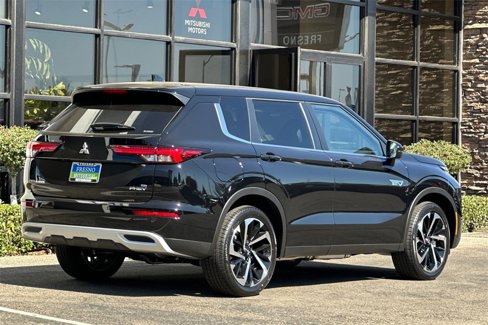 New 2025 Mitsubishi Outlander SE image 5