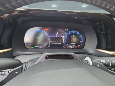 New 2025 Toyota Crown Signia image 18