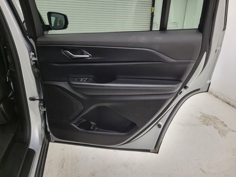 Used 2024 Jeep Grand Cherokee L Laredo image 40