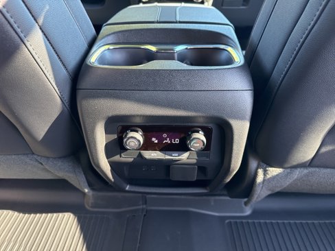 New 2026 Chevrolet Traverse Z71 w/ Driver Confidence Package image 34
