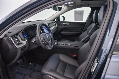 Certified 2025 Volvo XC60 B5 Core w/ Protection Package Premier image 17