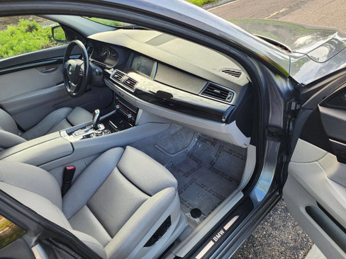 Used 2011 BMW 550i Gran Turismo image 22