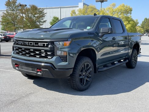 New 2026 Chevrolet Silverado 1500 Custom Trail Boss w/ LPO, Dark Essentials Package image 3