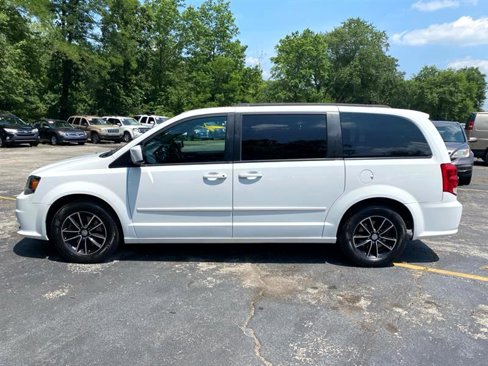 Used 2017 Dodge Grand Caravan GT image 2