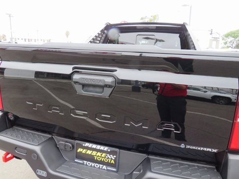 New 2025 Toyota Tacoma Trailhunter image 17
