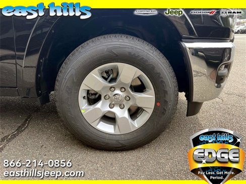 New 2026 RAM 1500 4x4 Crew Cab image 3