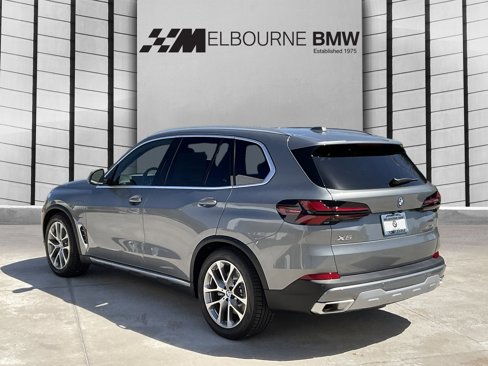 New 2026 BMW X5 xDrive50e image 5