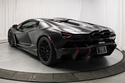 Used 2025 Lamborghini Revuelto image 3