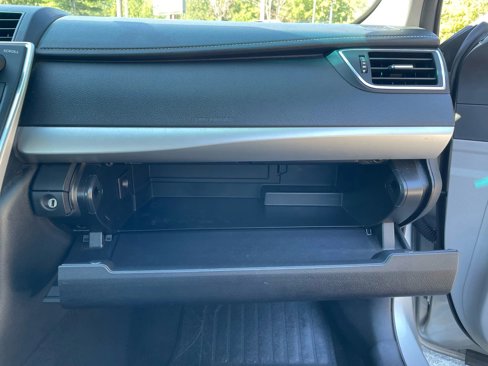 Used 2016 Toyota Camry SE image 27
