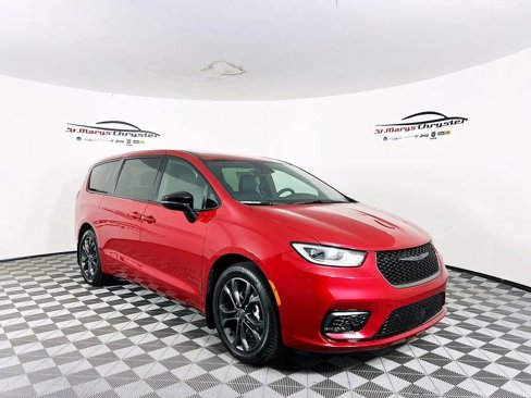 New 2026 Chrysler Pacifica Select image 1