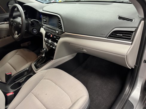 Used 2020 Hyundai Elantra SEL image 12